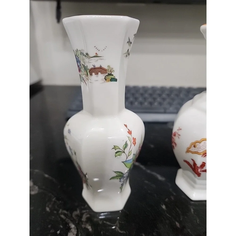 Set of 2 Crown Staffordshire Bone China Bud Vase's 